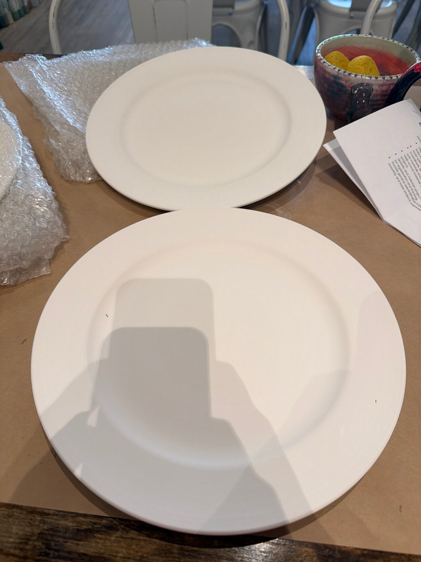 Legacy rim dinner plate