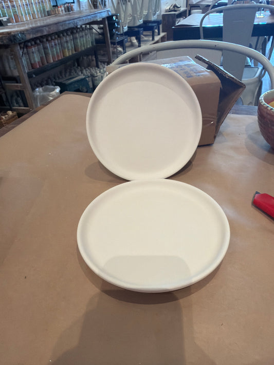 Round bread plate